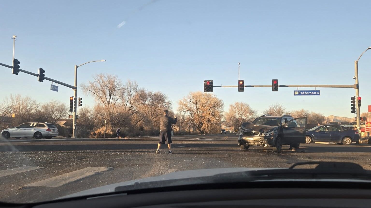 Vehicle Accident / Disturbance, 29 Rd & Patterson Rd