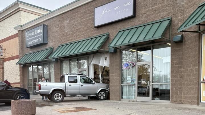 Vehicle vs Building, Hair We Are, Monument Rd & Broadway