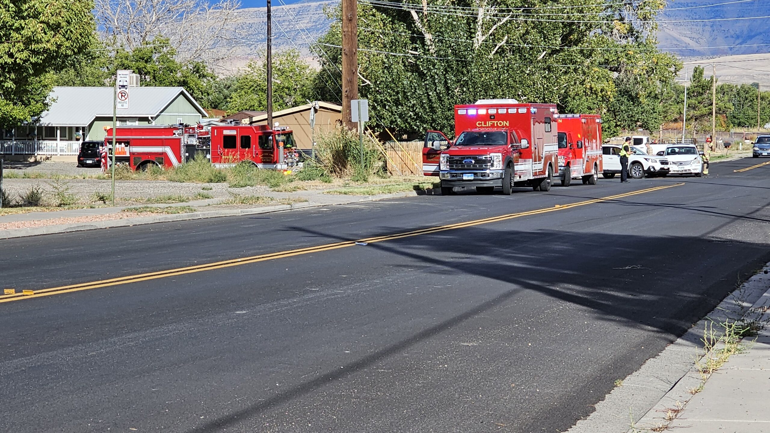 Vehicle Accident, D 1/2 Rd & 33 Rd Clifton