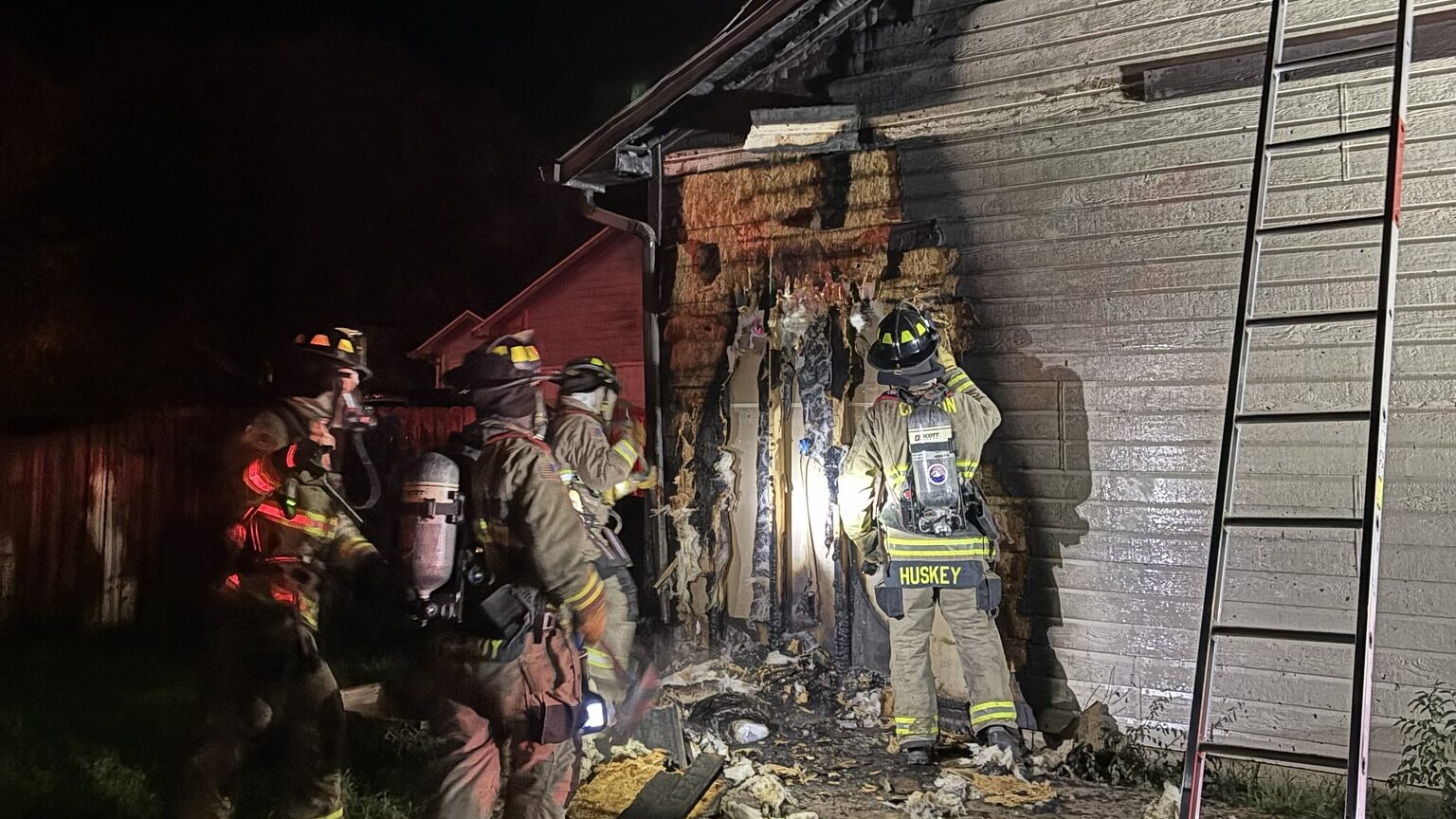 Early-morning Garage Fire Quickly Extinguished