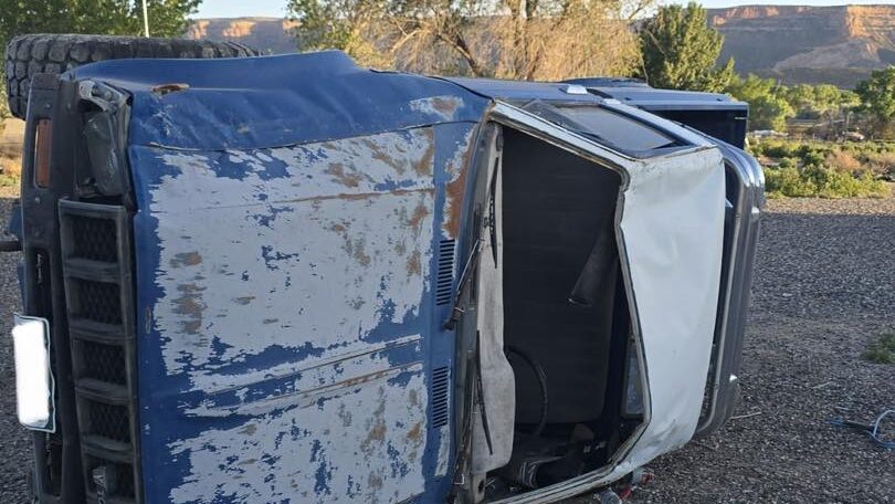 Vehicle Rollover Crash, Bluewater Dr & River Rd
