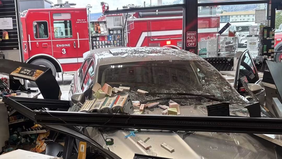 Vehicle vs Building, G Rd & 24 Rd